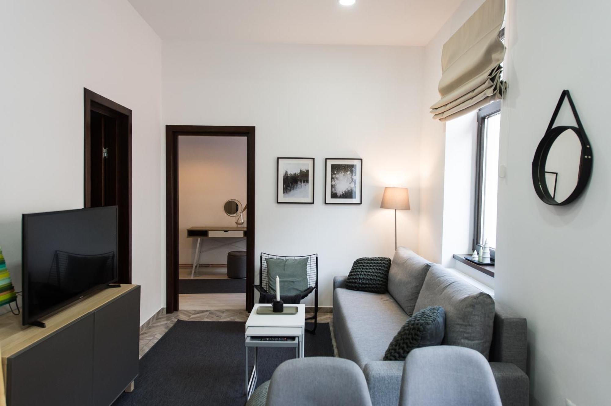 شقة Charming Old Town Flat With Mountain View براشوف المظهر الخارجي الصورة