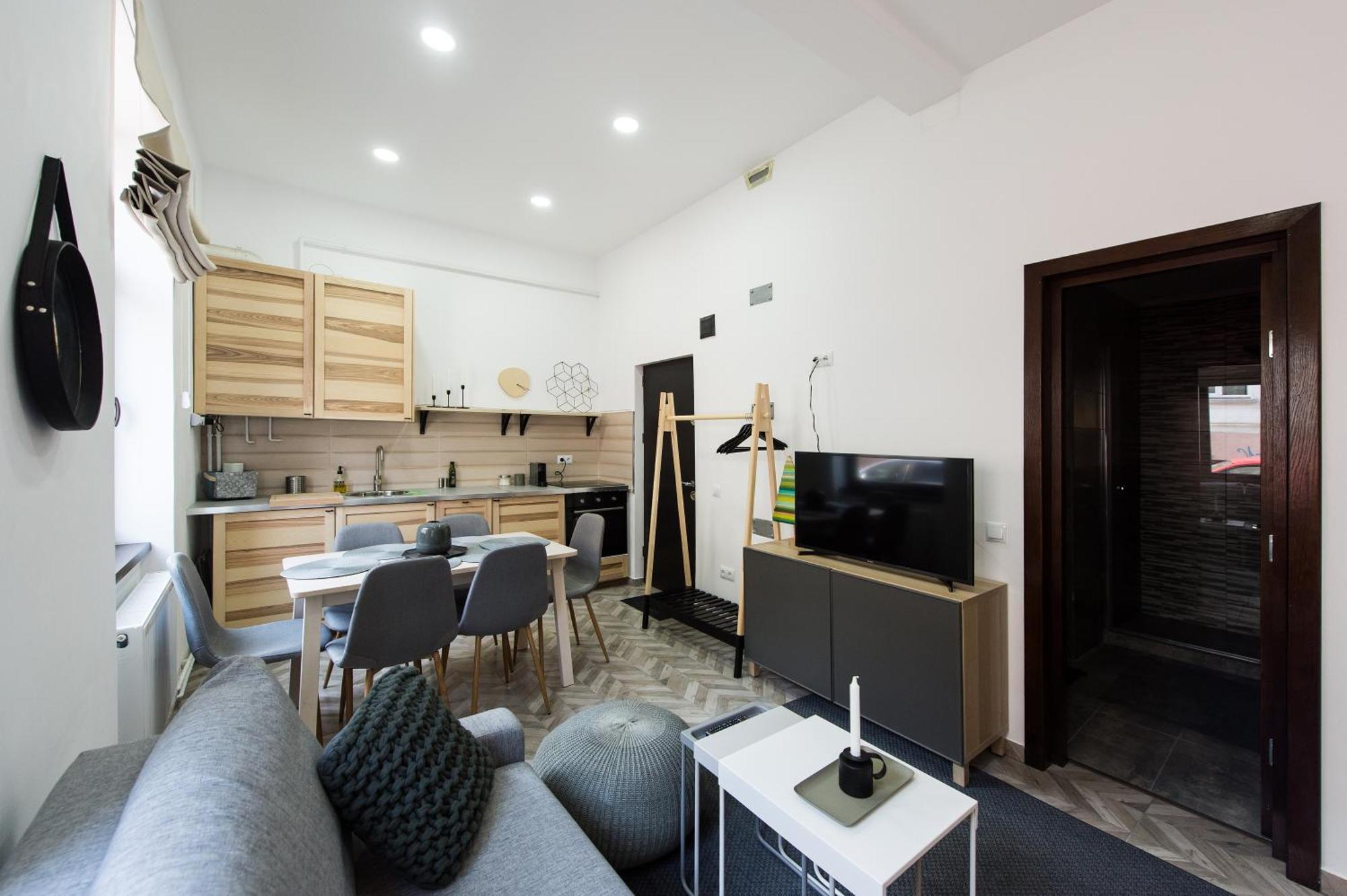 شقة Charming Old Town Flat With Mountain View براشوف المظهر الخارجي الصورة